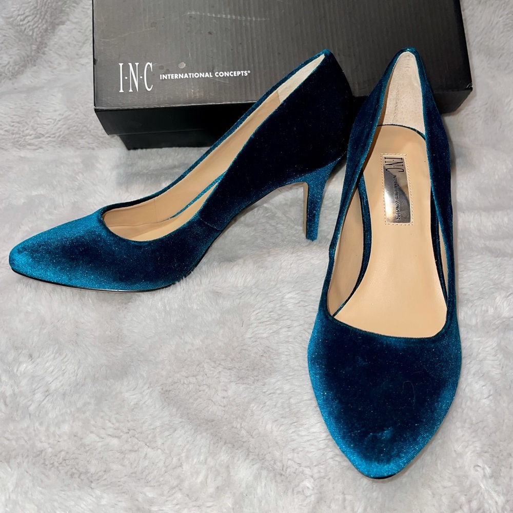 Beautiful Velvet Heels NEVER WORN